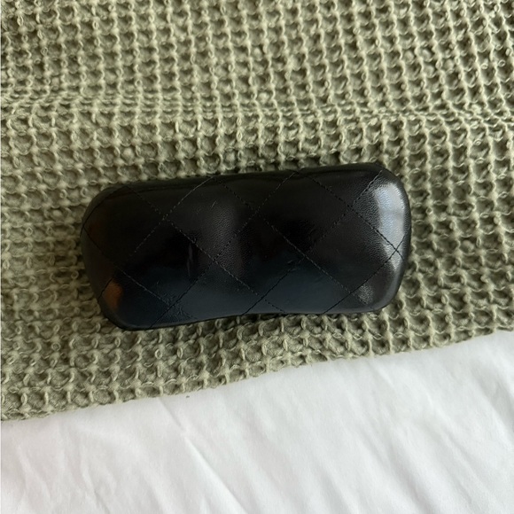 Chanel sunglasses - Picture 6 of 8